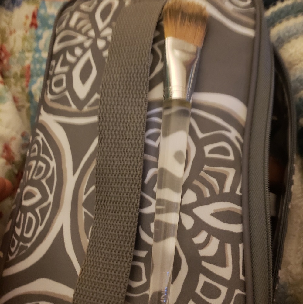 Clinique foundation brush